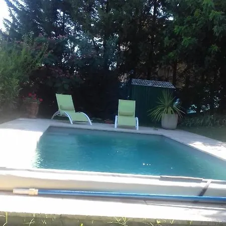 Villa Villa T3 Cloturee Avec Piscine *
